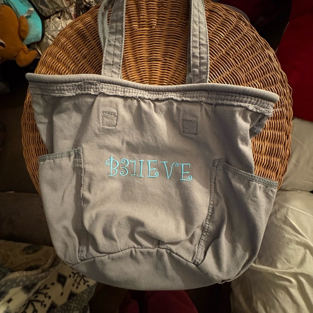 Thirty-One Gray Tote with Believe on The Front